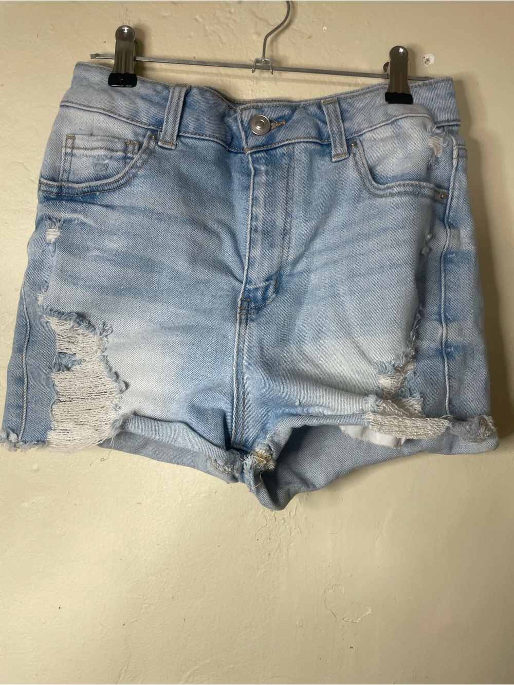 Fashion Nova SZ M blue Light Wash Distressed Denim Shorts